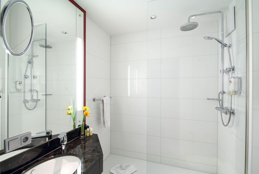 Best Western Plus Hotel Stadtquartier Haan Family Room, 1 Double Bed with Sofa bed 4