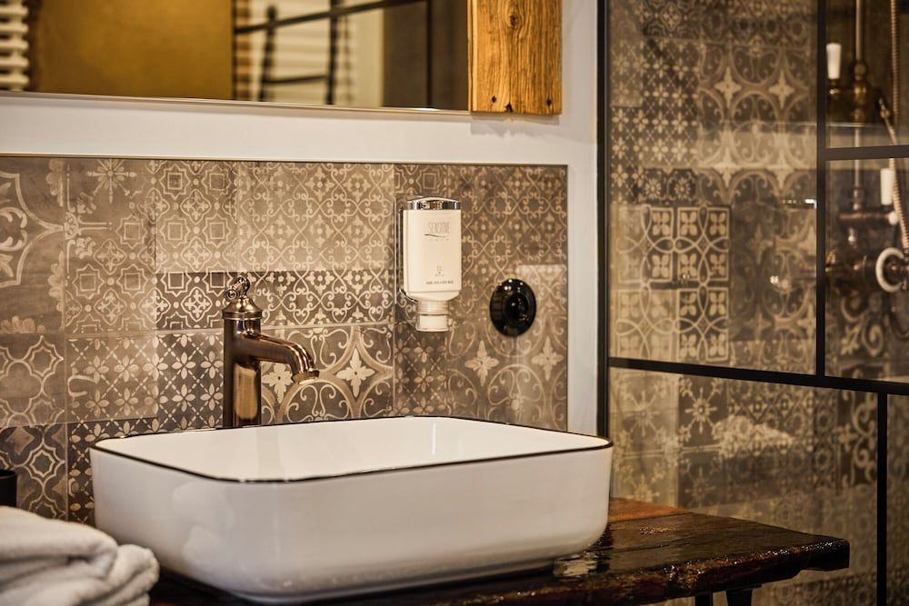 Hotel Alte Schule Economy Studio Suite, 1 King Bed, Microwave 4