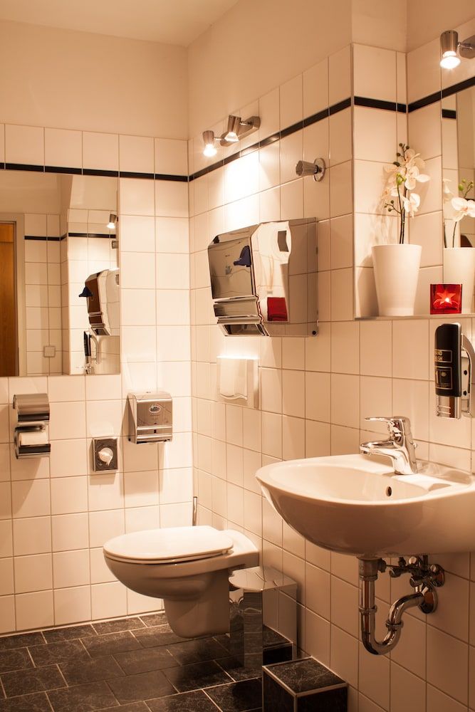 Hotel Ambiente Berlin City Double or Twin Room 23