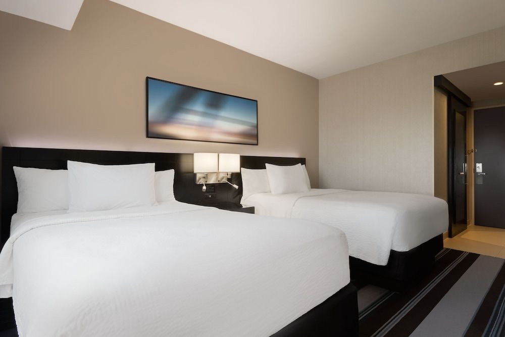 undefined Courtyard by Marriott New York JFK Airport 4