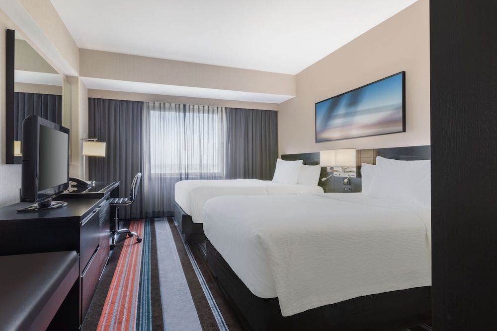 undefined Courtyard by Marriott New York JFK Airport 9