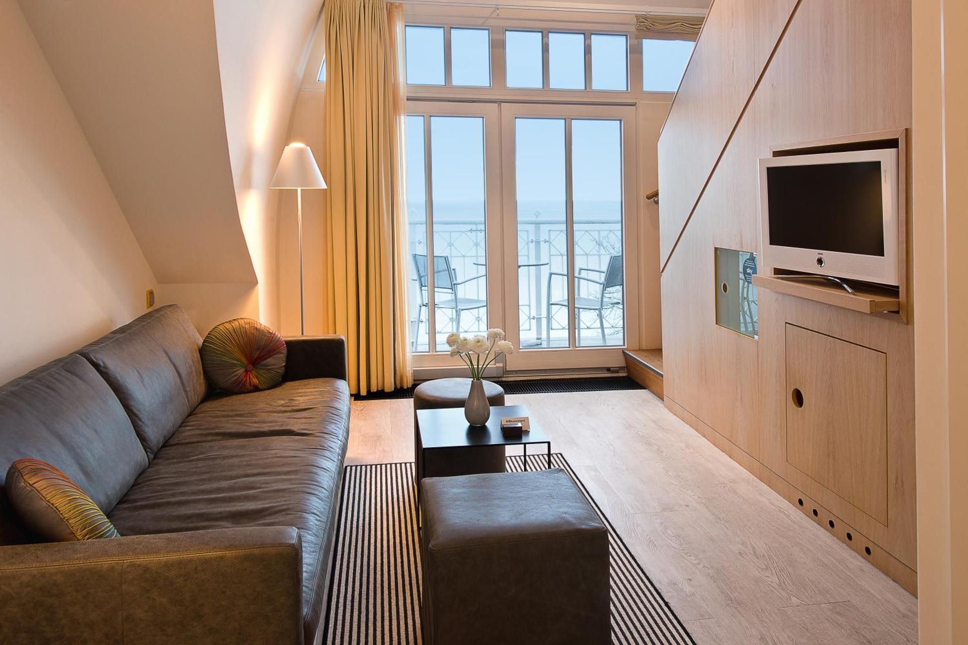Maisonette with Balcony - Side Sea View