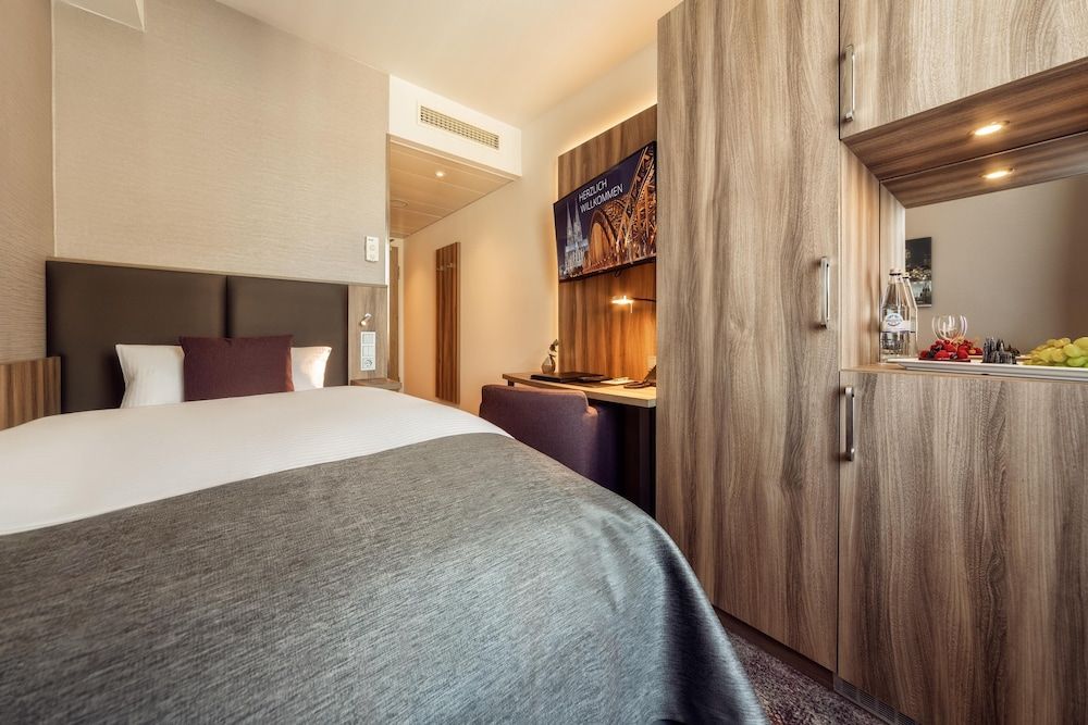 Superior Single Room (Cathedral View)