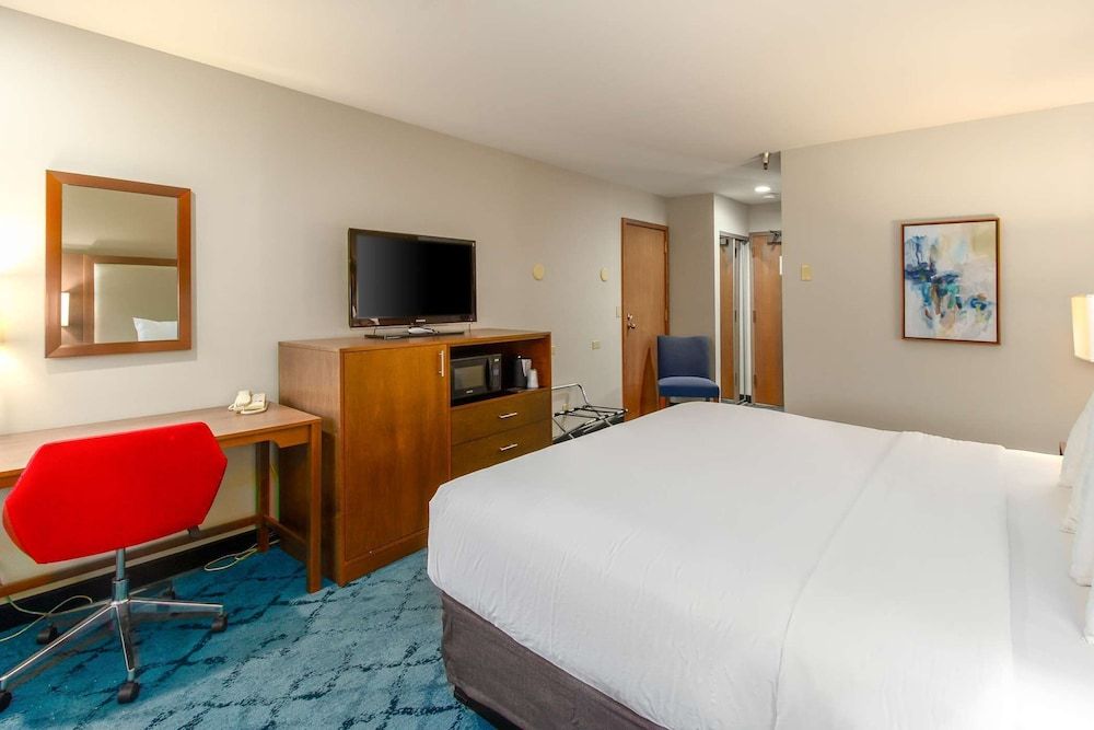 Red Lion Hotel Templin's on the River Premium Room, 1 King Bed 2