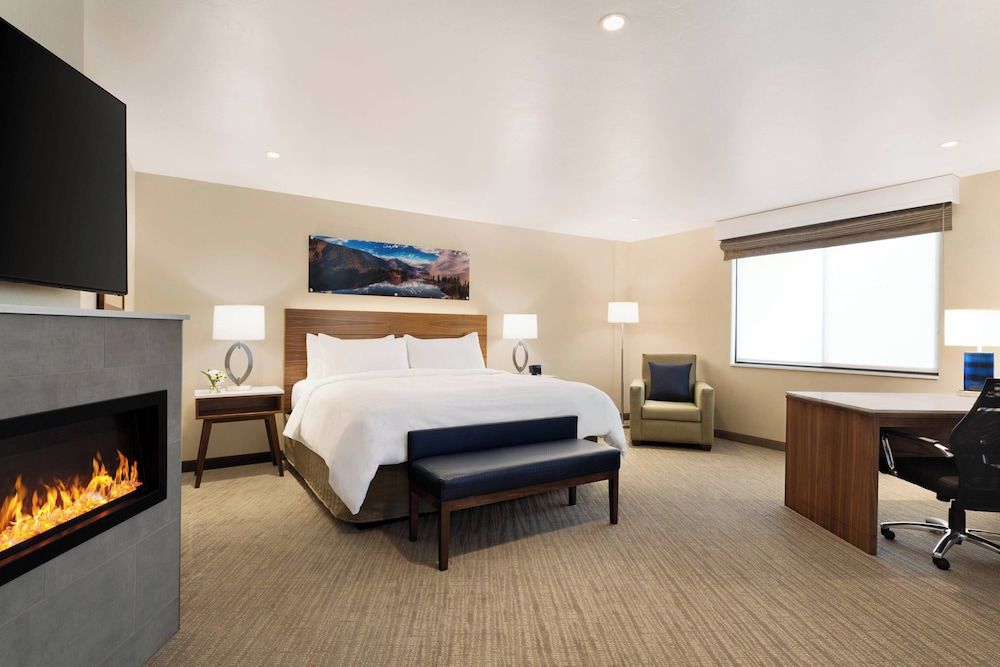 Suite, 1 King Bed with Sofa bed, Non Smoking, Fireplace