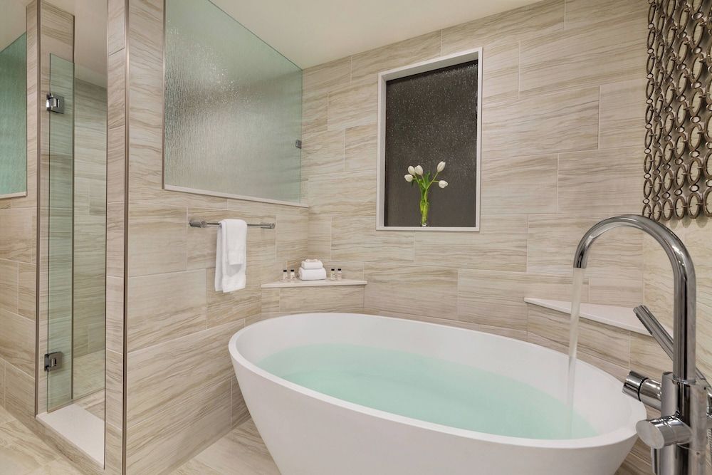 Suite, 1 King Bed with Sofa bed, Non Smoking