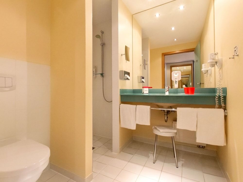 DORMERO Hotel Altes Kaufhaus Lüneburg Comfort Double Room 3