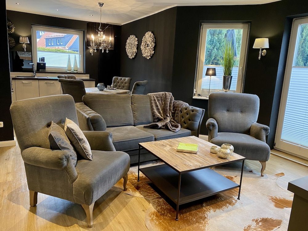 Design Apartment, 2 Bedrooms, Fireplace, Garden View