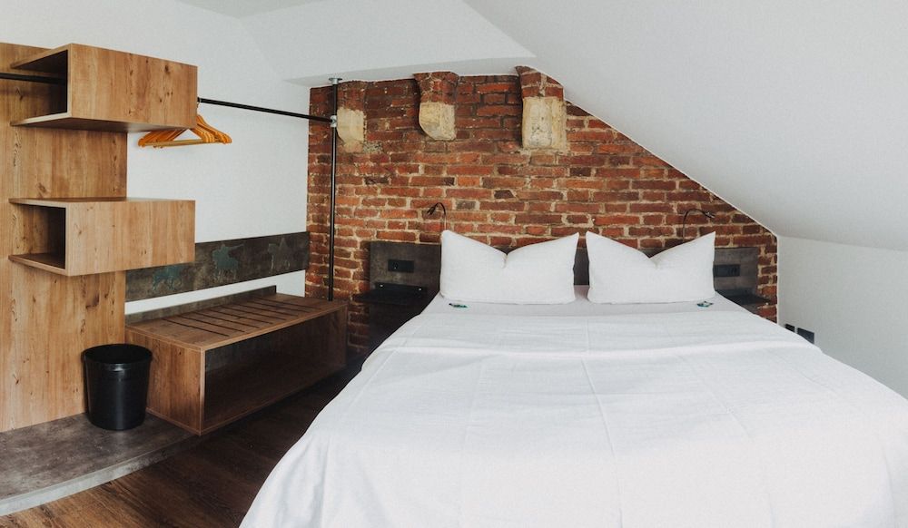 Burghotel Pass Comfort Single Room 2