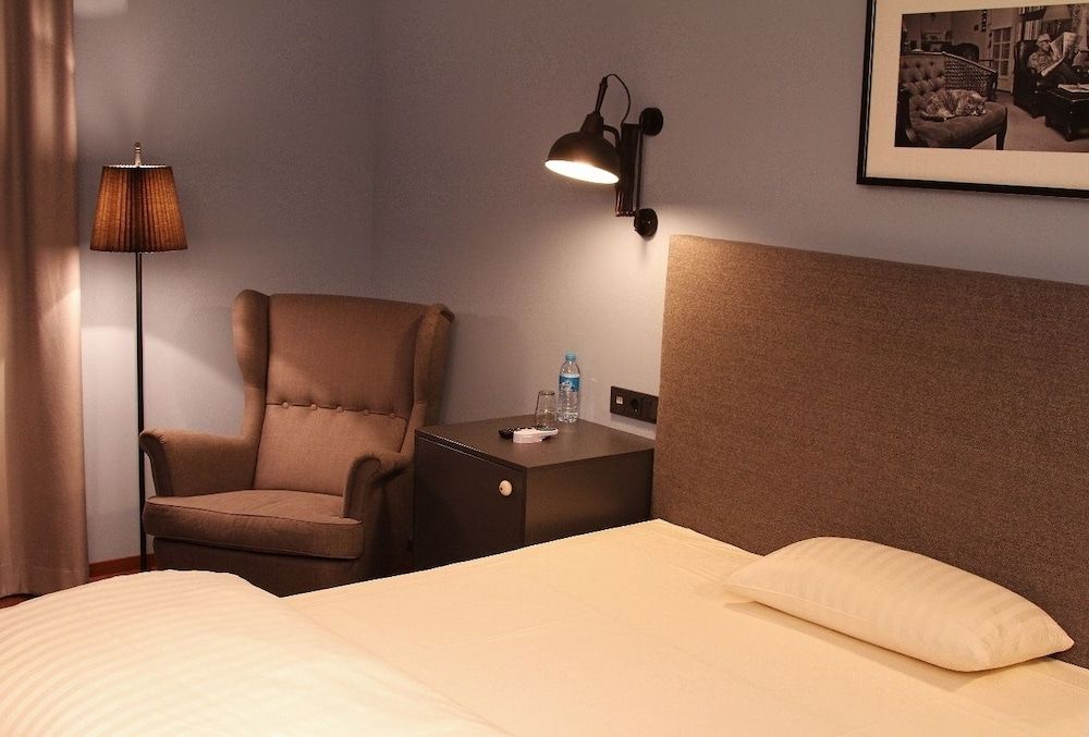 Hotel Henry Double Room 8