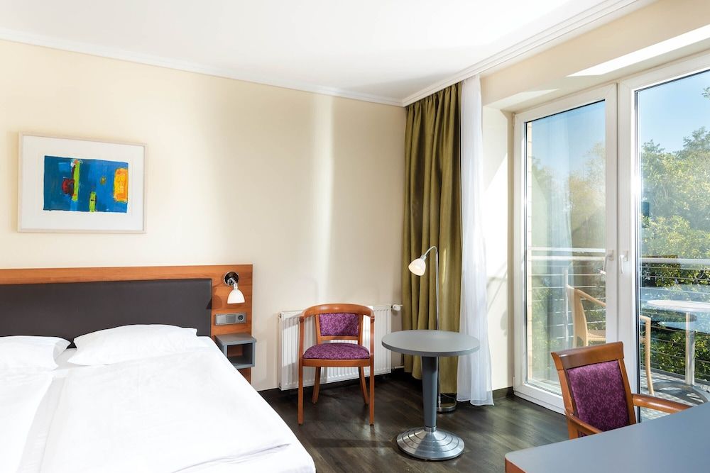 Seminaris Seehotel Potsdam Standard Plus Room 2