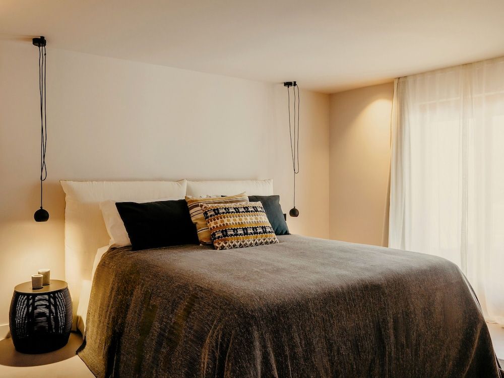 Seaview Suite - Main Building