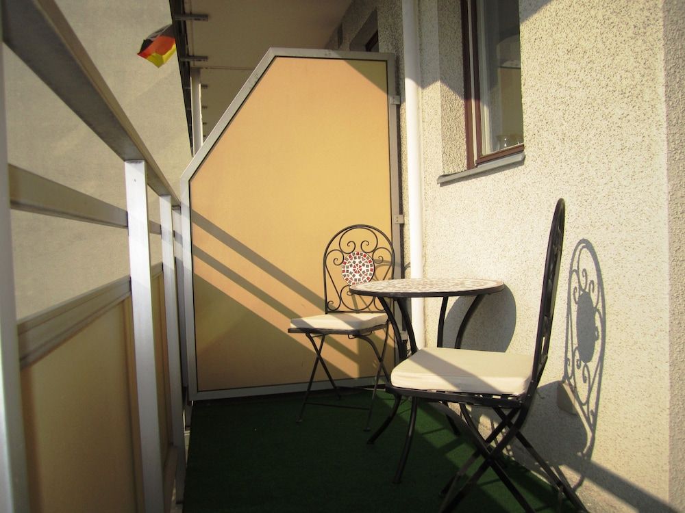 Stars Berlin Apartments Waldstrasse Classic Condo, Balcony 8