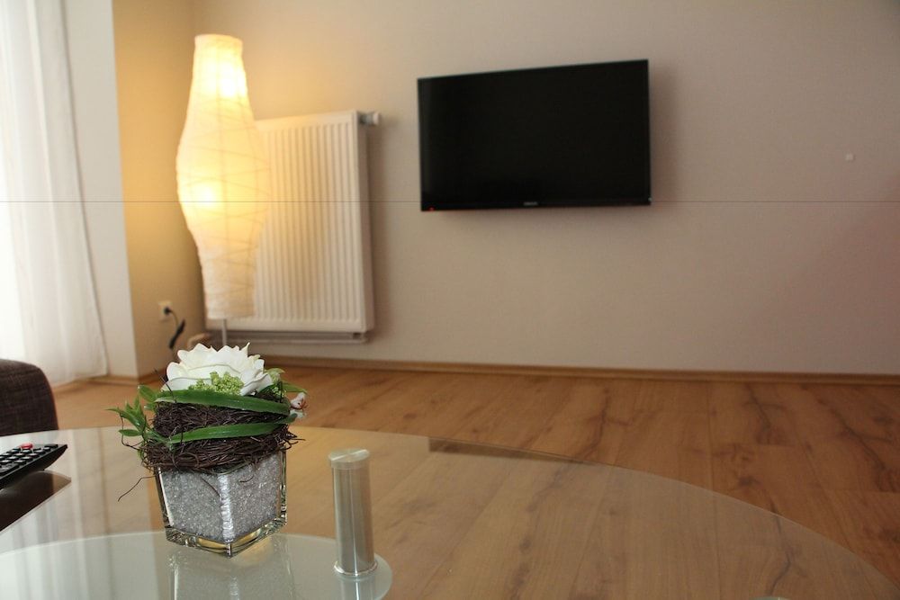 undefined Stars Berlin Apartments Zillestraße 10