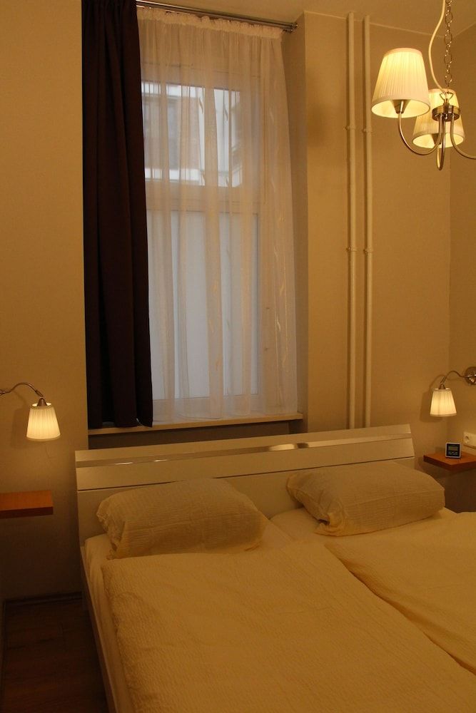 undefined Stars Berlin Apartments Zillestraße 5