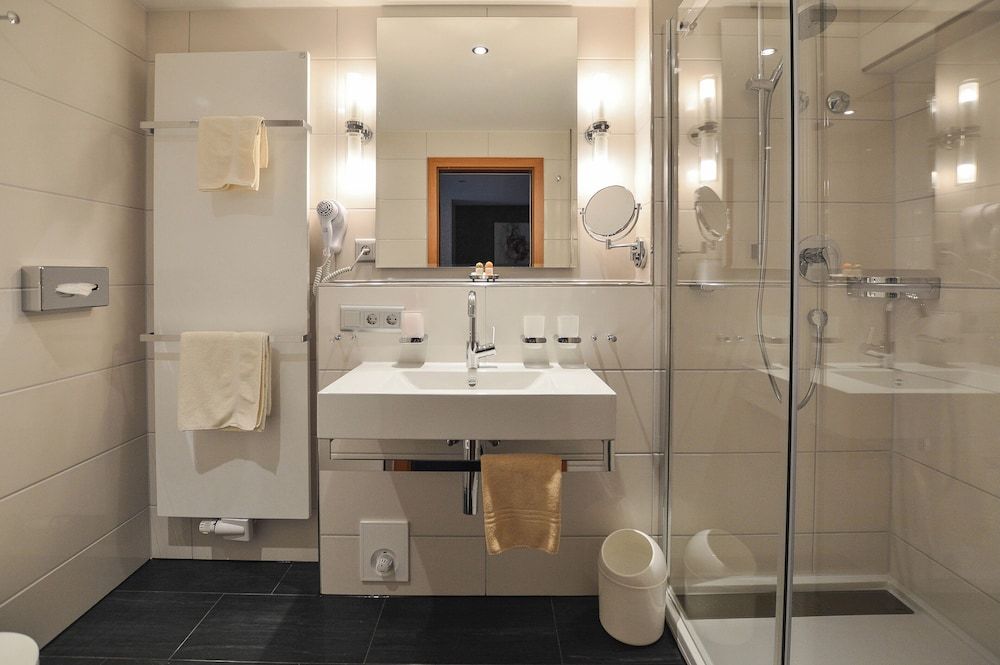 Hotel Böhler Classic Room 8