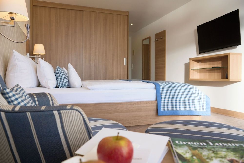 Hotel Bernstein Standard Double Room, Balcony, Sea View (1st to 3rd floor) 4