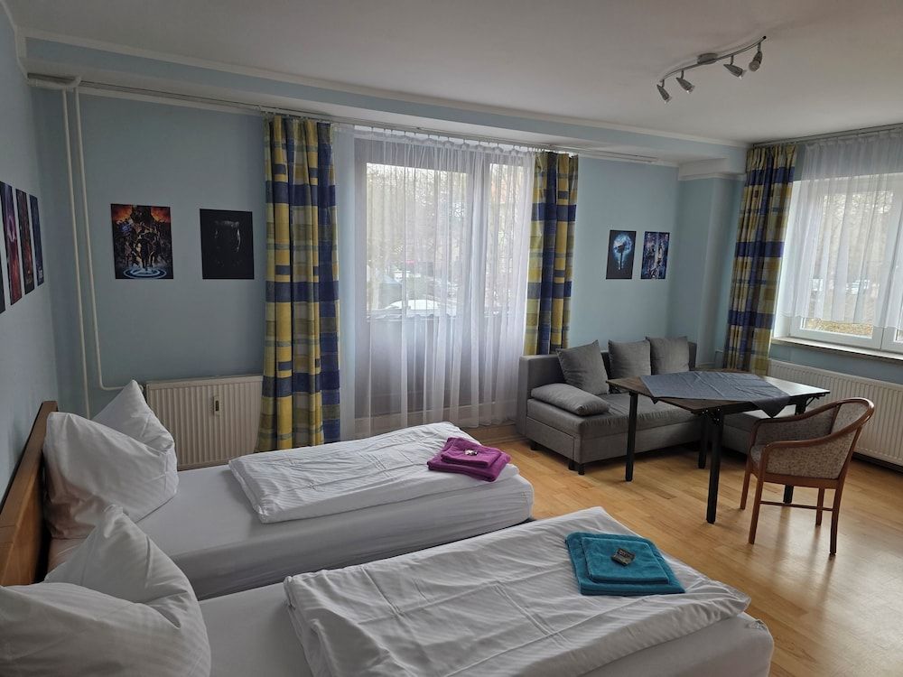 Pension am Filmpark Basic Quadruple Room 3