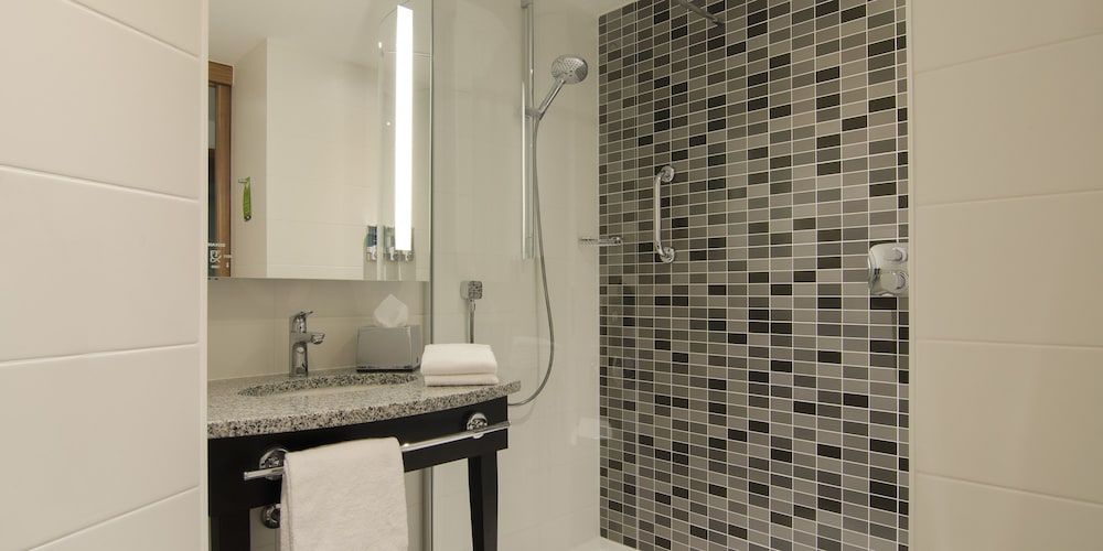 undefined Hampton by Hilton Munich City West 6
