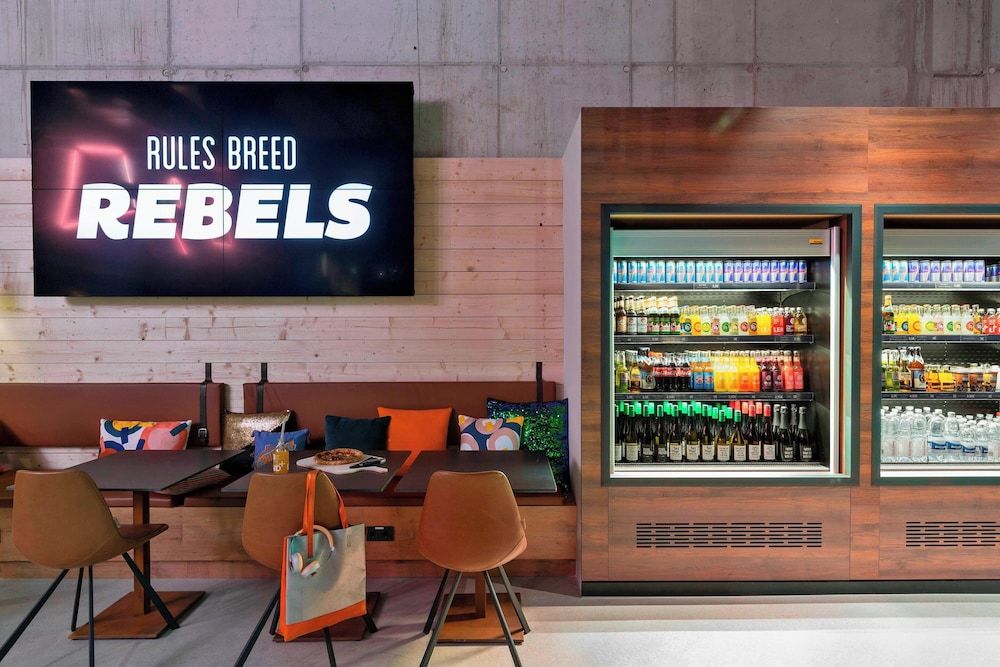 undefined Moxy Frankfurt City Center 8