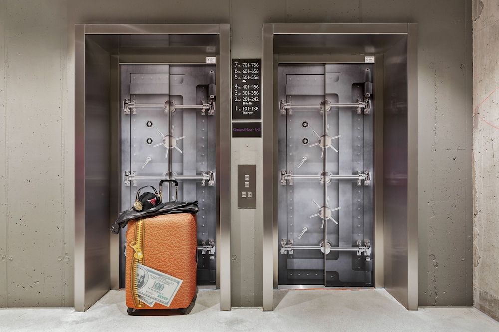 undefined Moxy Frankfurt City Center 2