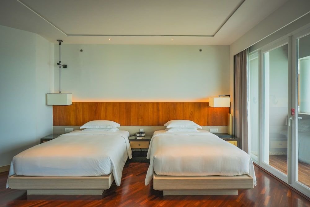 Basic Suite, Multiple Beds, Oceanfront