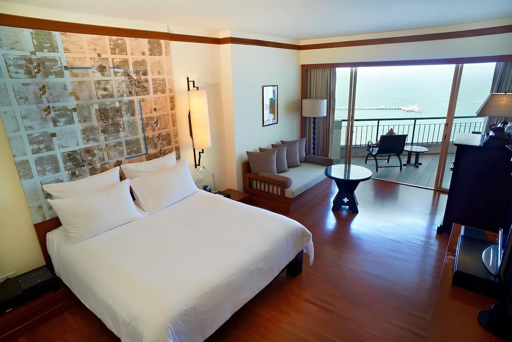 Hilton Hua Hin Resort & Spa Classic Room, 1 King Bed, Ocean View 2