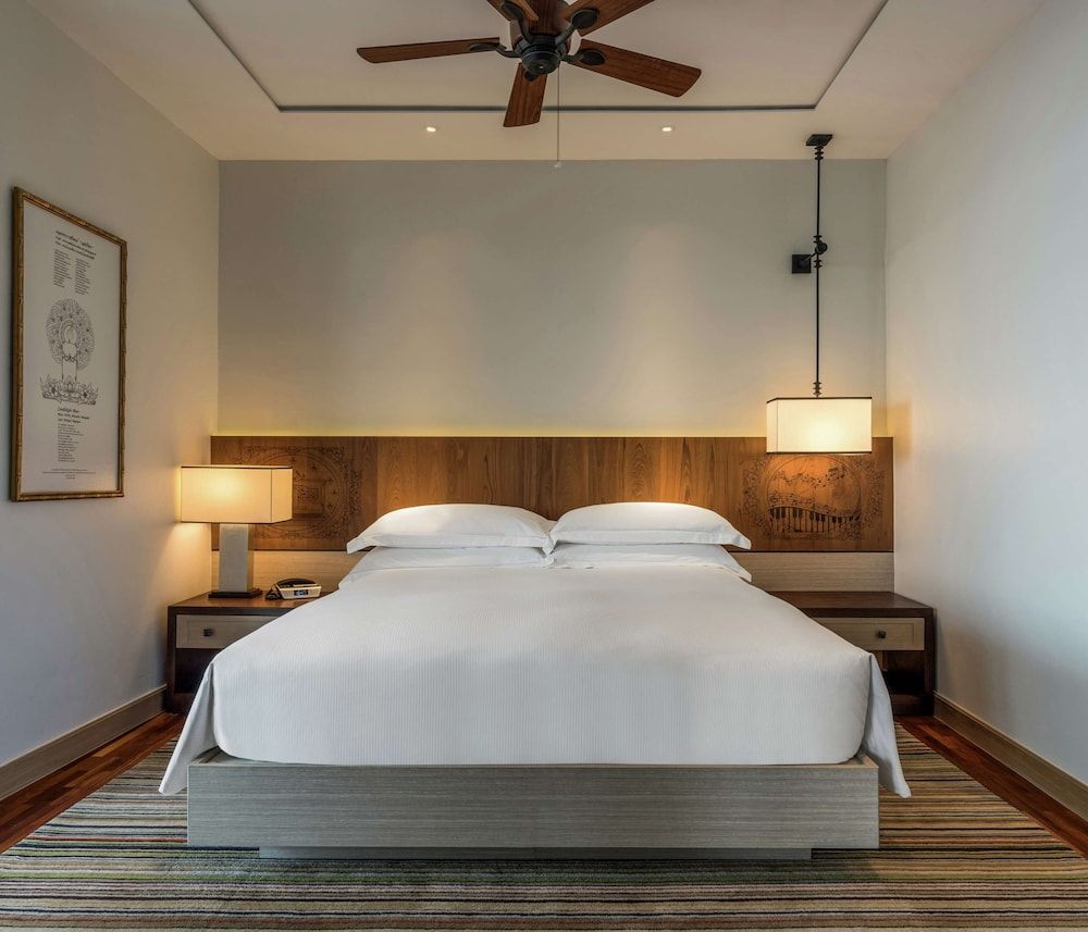 Executive Suite, 1 King Bed, Club Lounge Access, Oceanfront