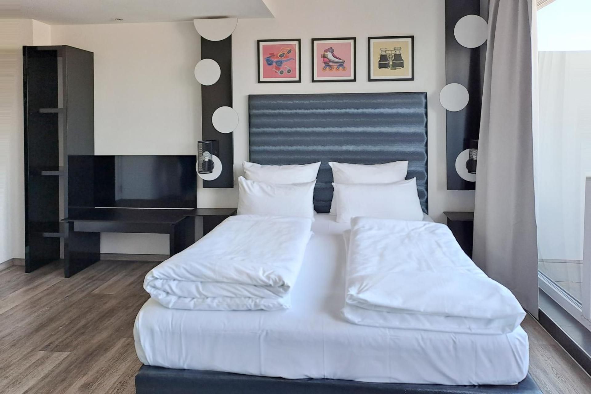 Garner Hotel Bremen City By IHG 1 Queen Standard Furnished Balcony Top Floor 2