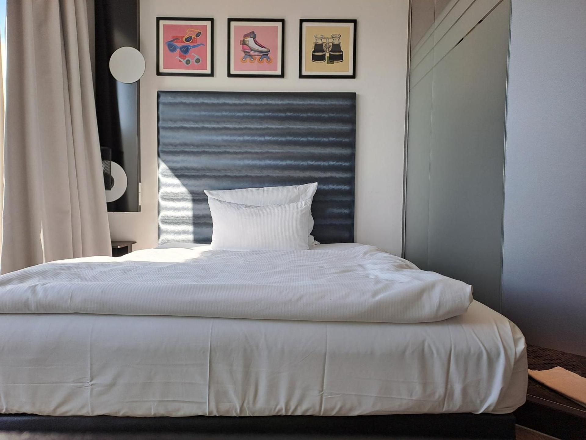 1 Double Cosy Balcony Top Floor