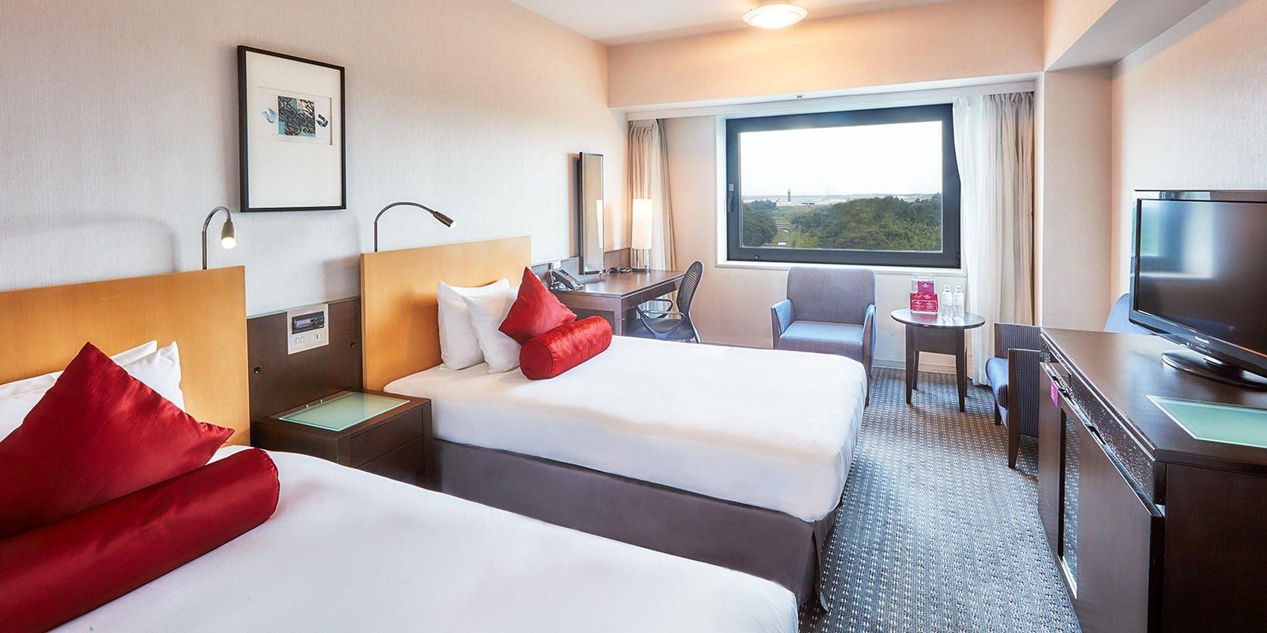 2 Single Beds Standard Airport View