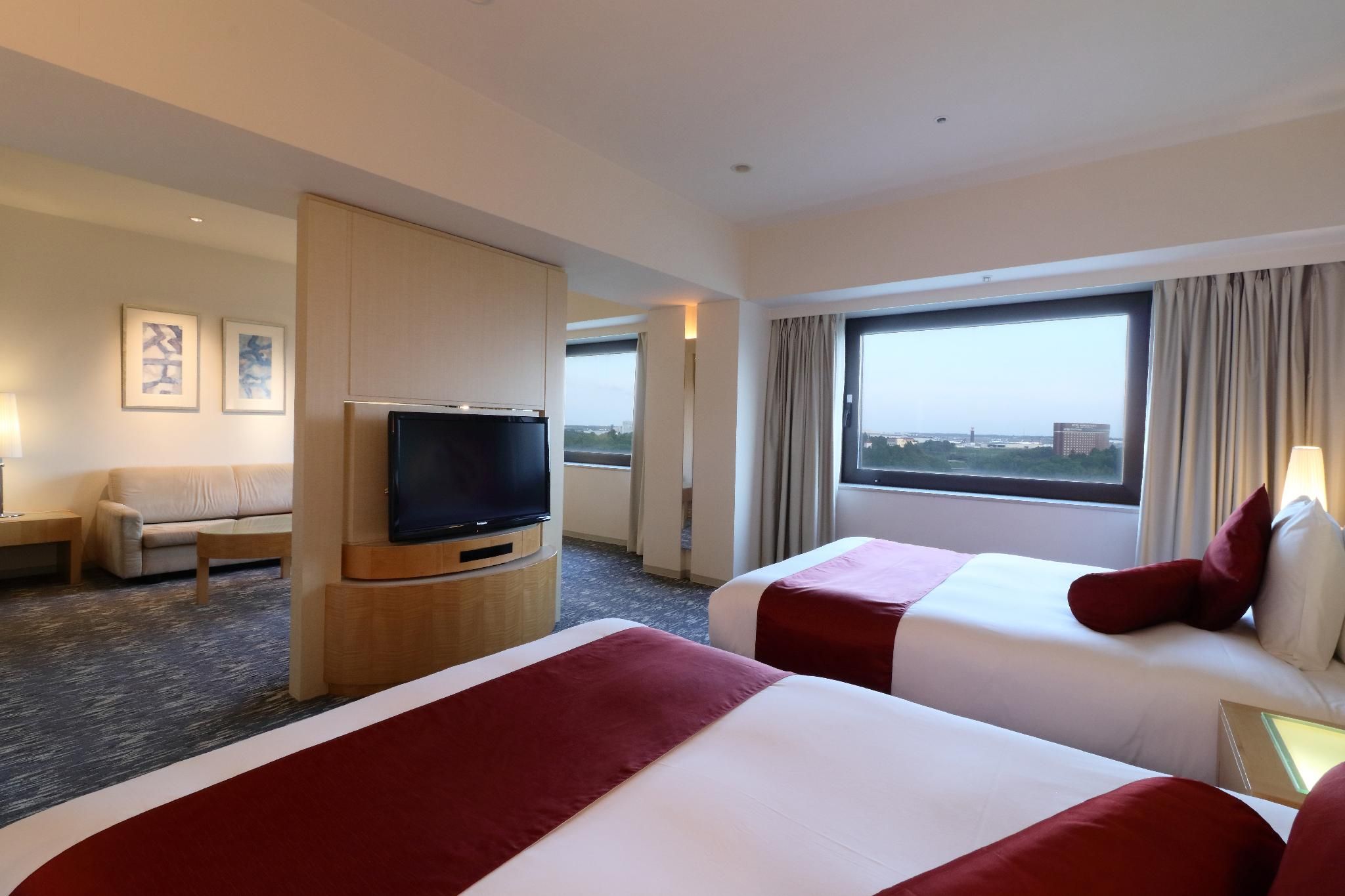2 Double Beds Junior Suite Airport View