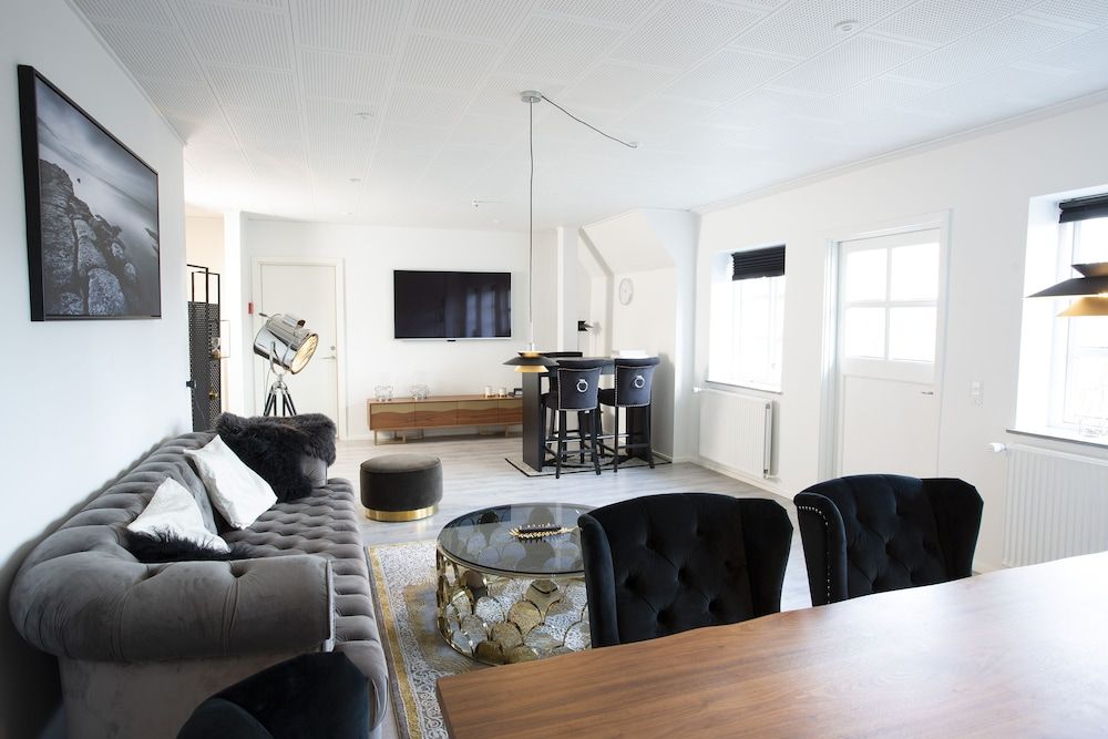 Hotel City Deluxe Double Room 8