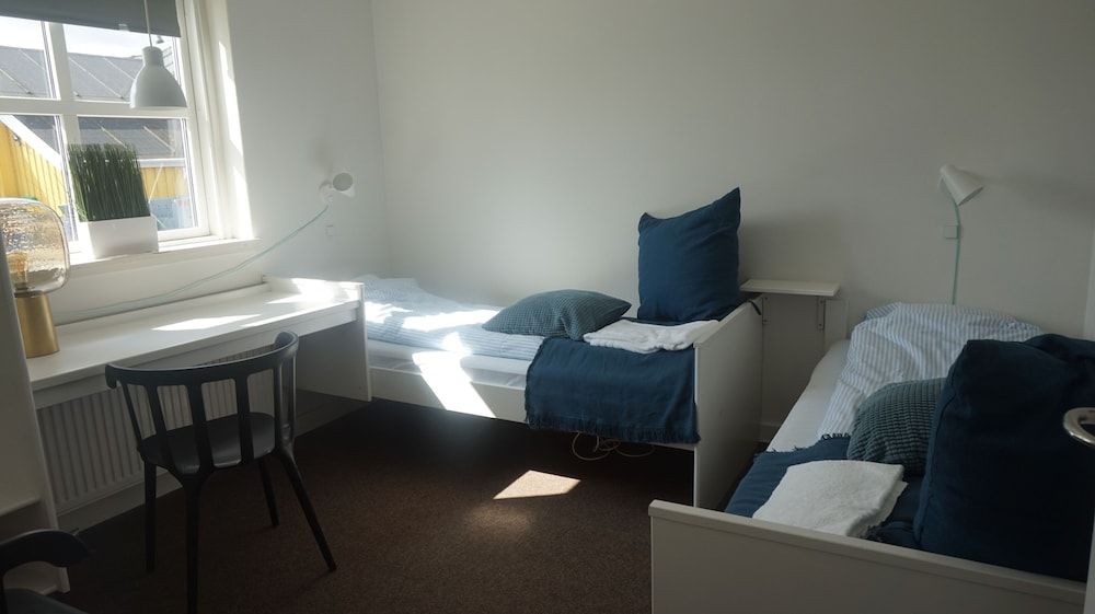 Kaløvig Badehotel Basic Room, 2 Twin Beds, Shared Bathroom