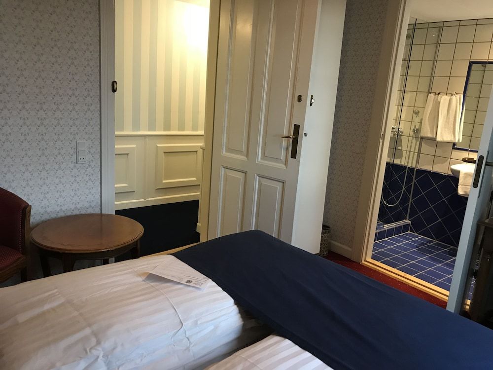 Hotel Kirstine Basic Double Room (French Bed 1,40) 2