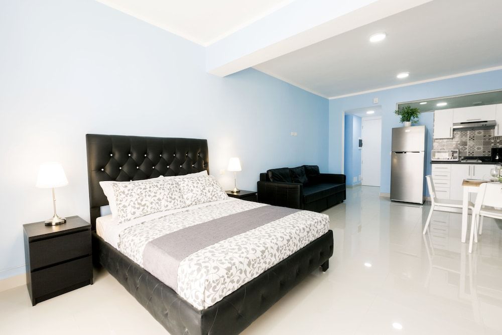 Deluxe Executive Suite with Balcony