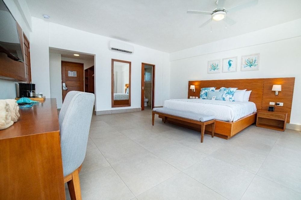 Presidential Suites Lifestyle Cabarete - Room Only Junior Studio Suite, Garden View 2