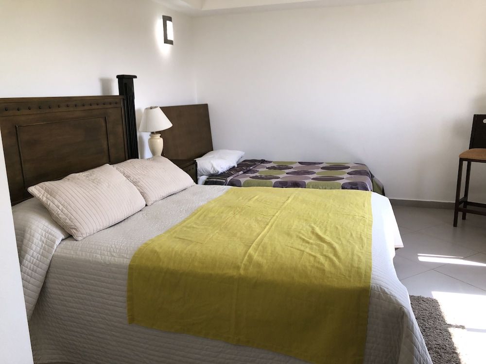 Figaro Hotel Boutique Deluxe Twin Room, Kitchenette, Mountain View