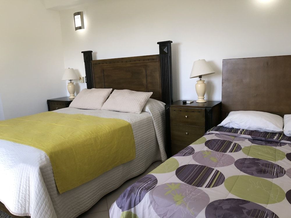 Figaro Hotel Boutique Deluxe Twin Room, Kitchenette, Mountain View 2