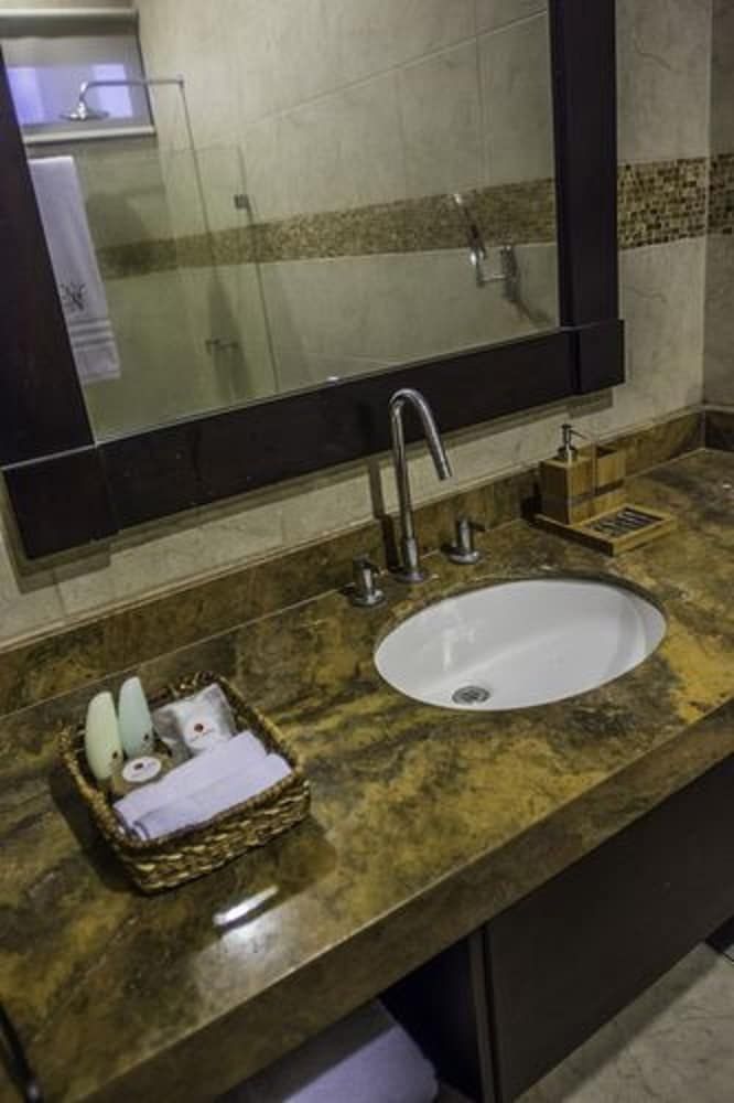 Palo Santo Galapagos Hotel Standard Twin Room, Pool View 7