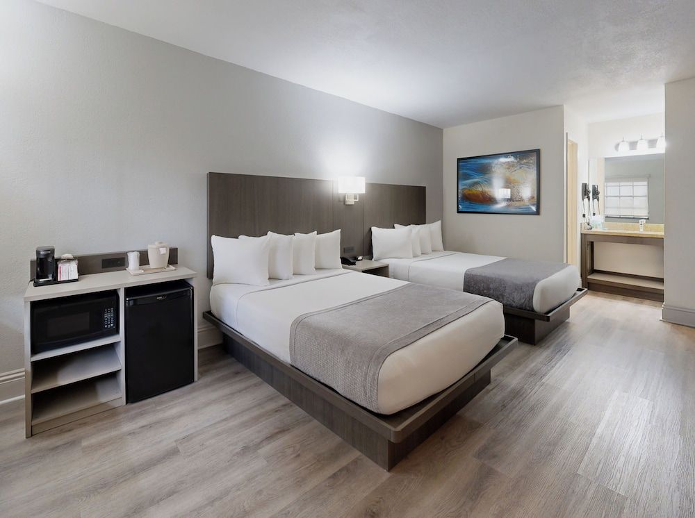 Avanti International Resort Deluxe Room, 2 Queen Beds 4