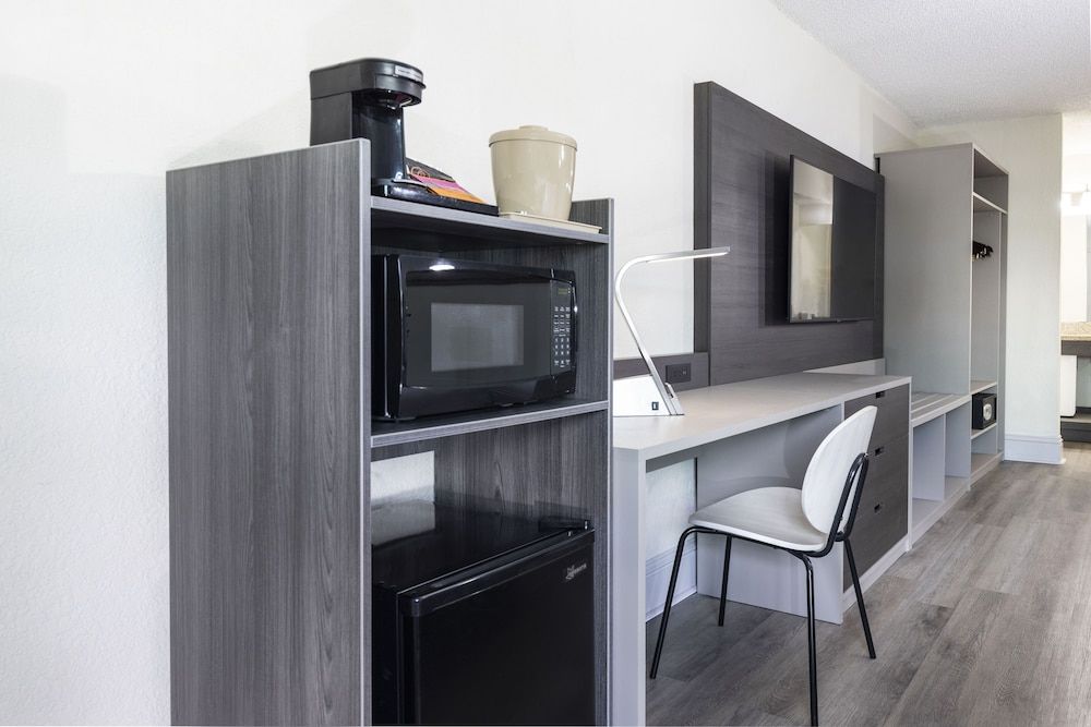 Avanti International Resort Deluxe Room, 2 Queen Beds 8