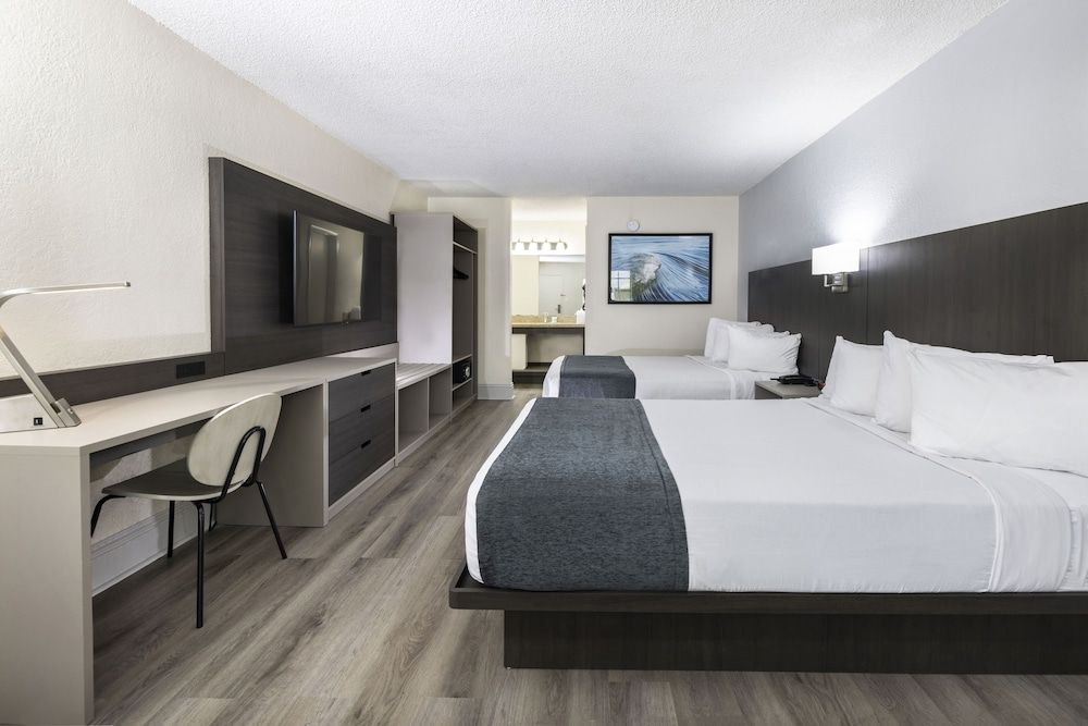 undefined Avanti International Resort
