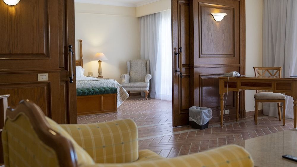 The Cascades Golf Resort Spa and Thalasso Gary Player Suite Golf, Pool and Sea View 7