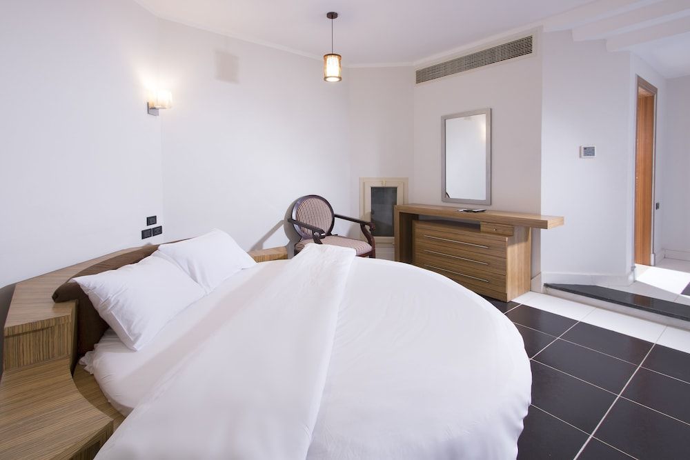 Royal Beach Serviced Apartments Three-Bedroom Apartment 3