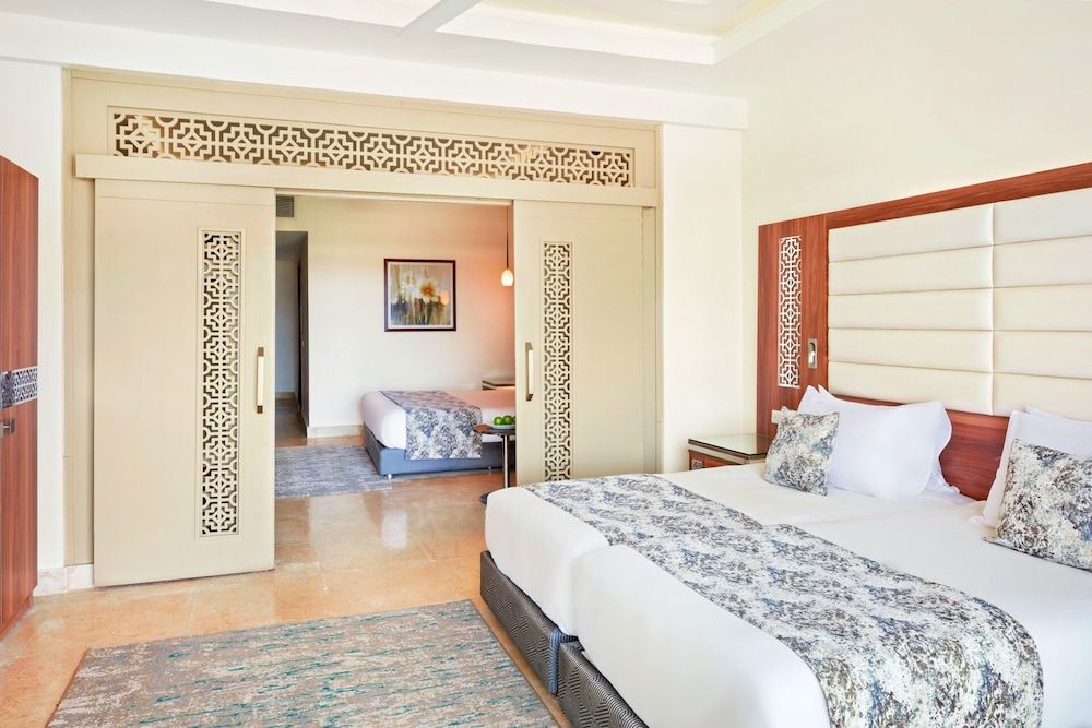 Pickalbatros Sea World Resort - Marsa Alam Family Room, Pool View 2