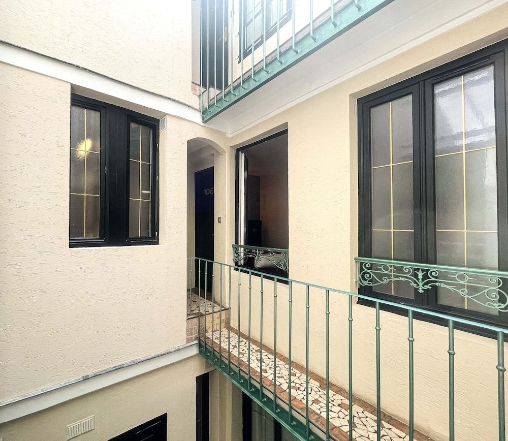 undefined Eiffel Rive Gauche 2