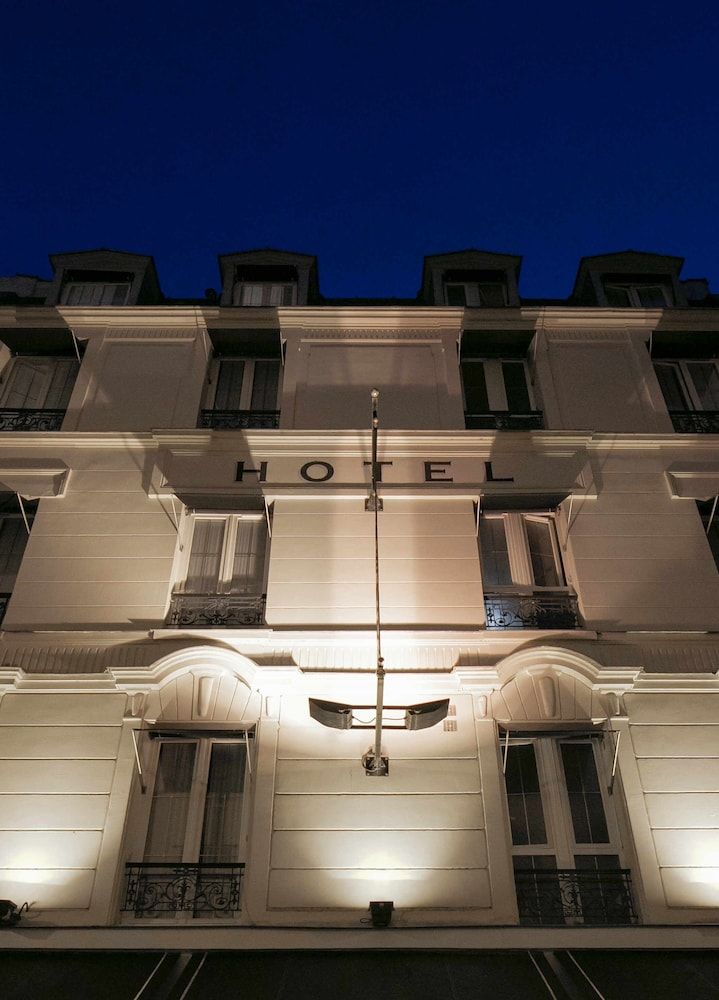 undefined Eiffel Rive Gauche 6