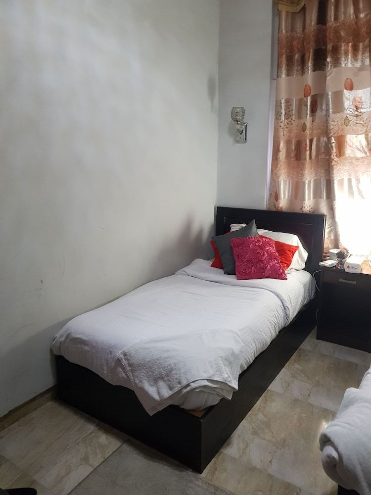 undefined Downtown Inn 8