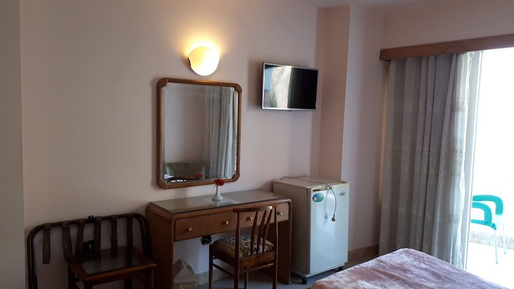 New Pola hotel Deluxe Double Room Single Use, 2 Twin Beds, River View 7